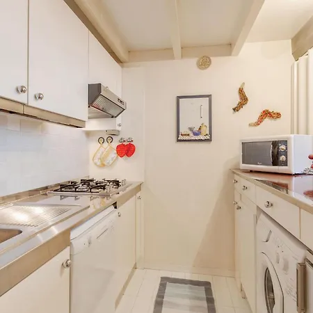 Beautiful In With Kitchen Apartment