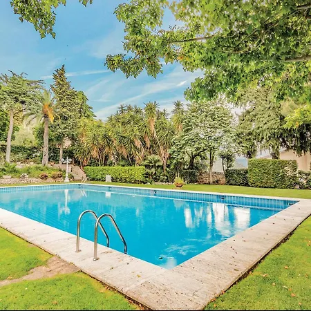 Apartamento 1 Bedroom Lovely In