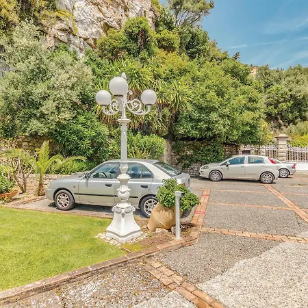 1 Bedroom Lovely In *